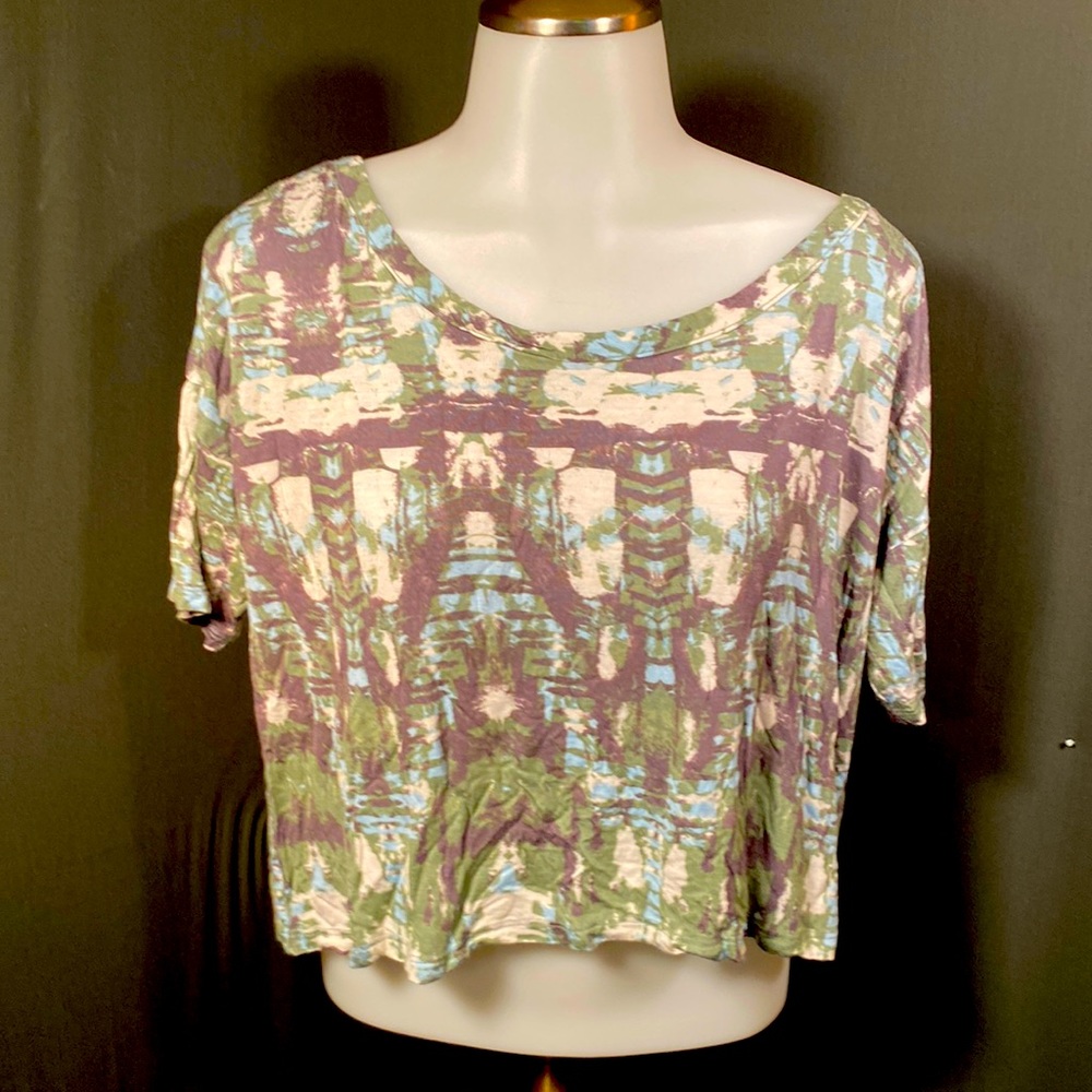 Kira geometric shapes crop top